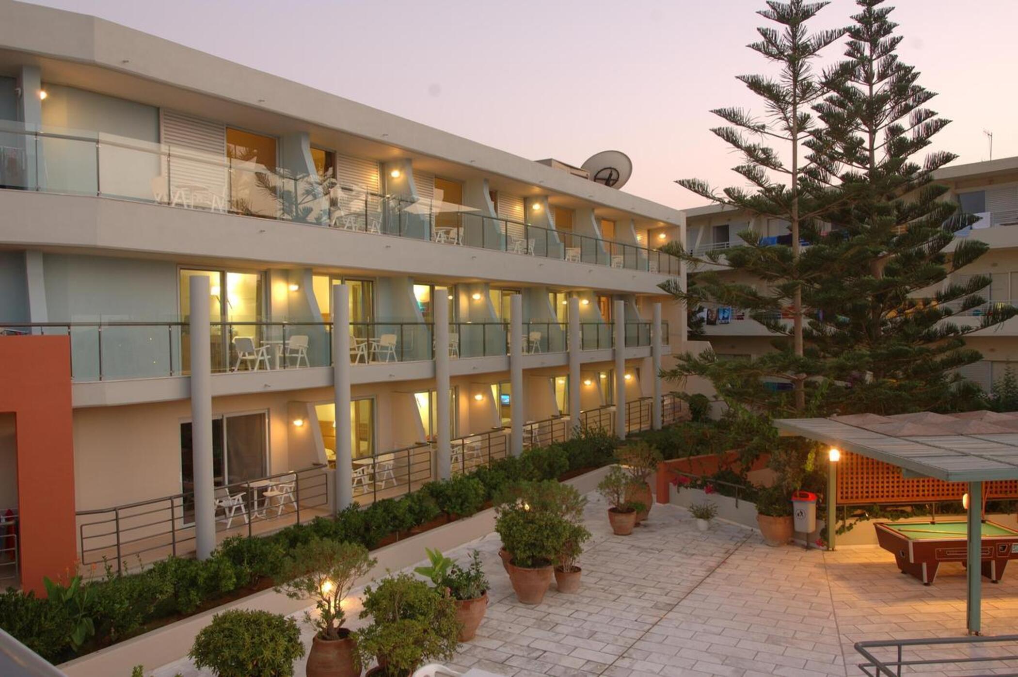 Minos Hotel Rethymno  Ngoại thất bức ảnh
