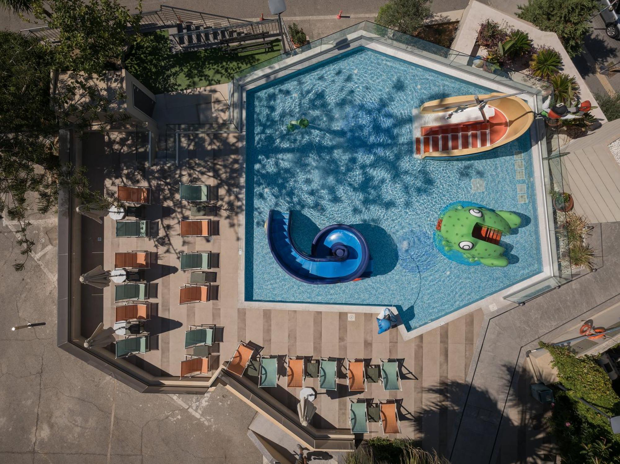 Minos Hotel Rethymno  Ngoại thất bức ảnh