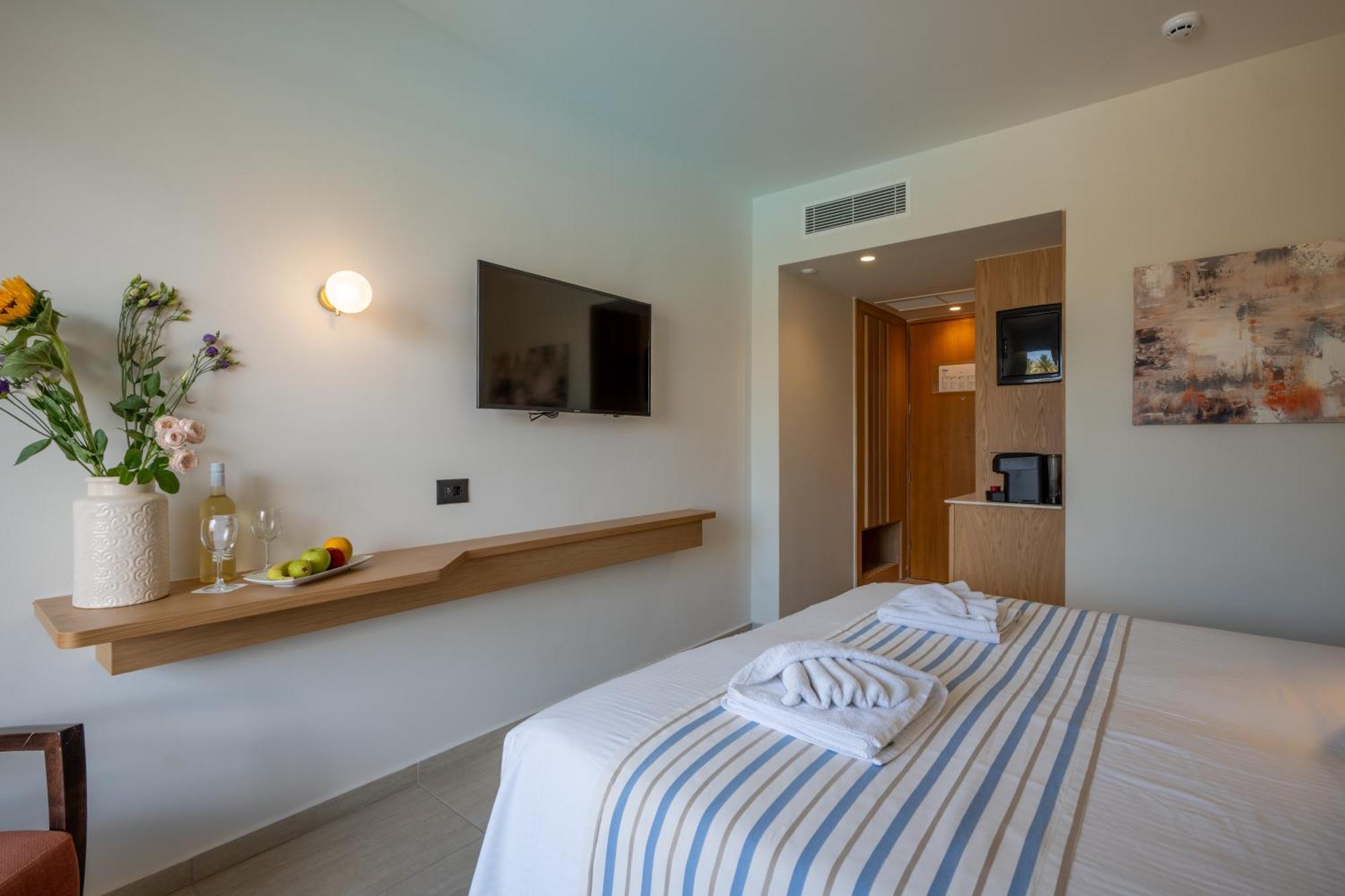 Minos Hotel Rethymno  Ngoại thất bức ảnh