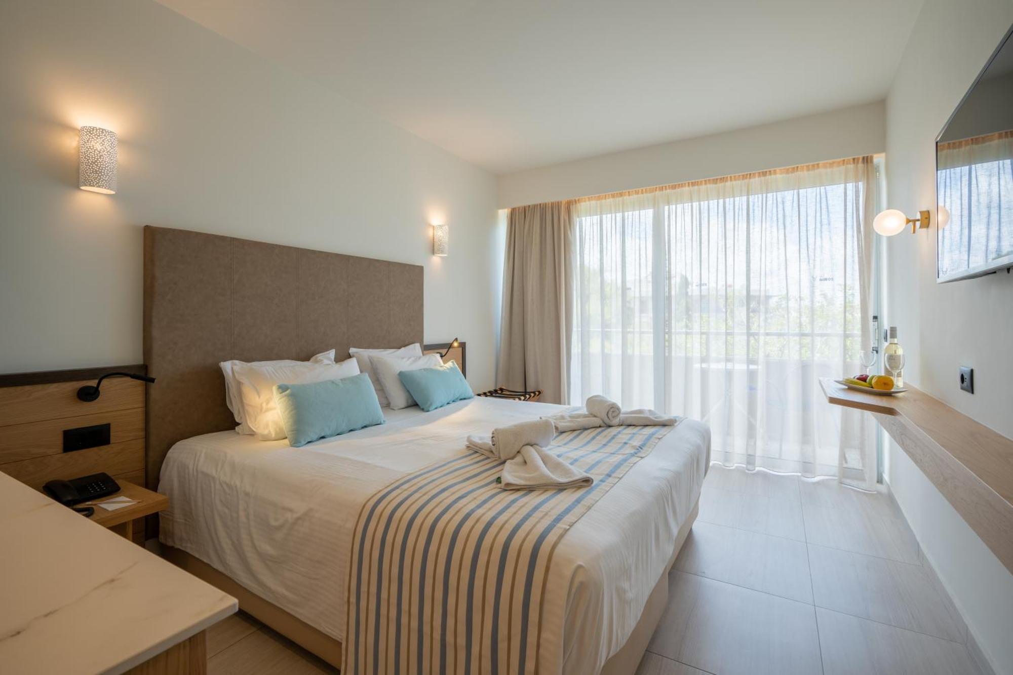 Minos Hotel Rethymno  Ngoại thất bức ảnh