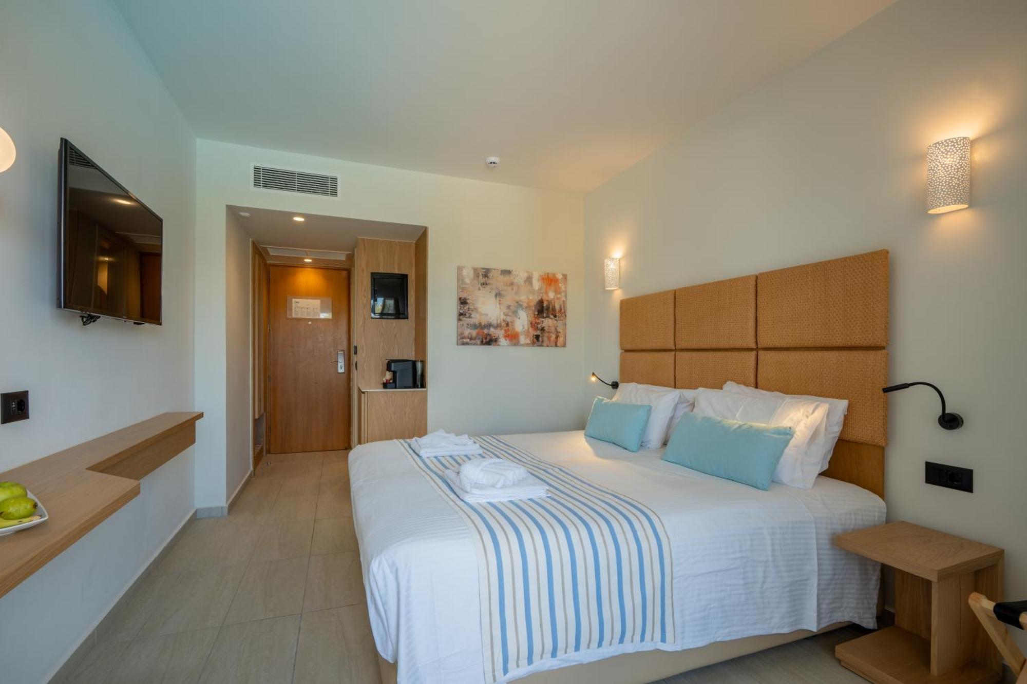 Minos Hotel Rethymno  Ngoại thất bức ảnh
